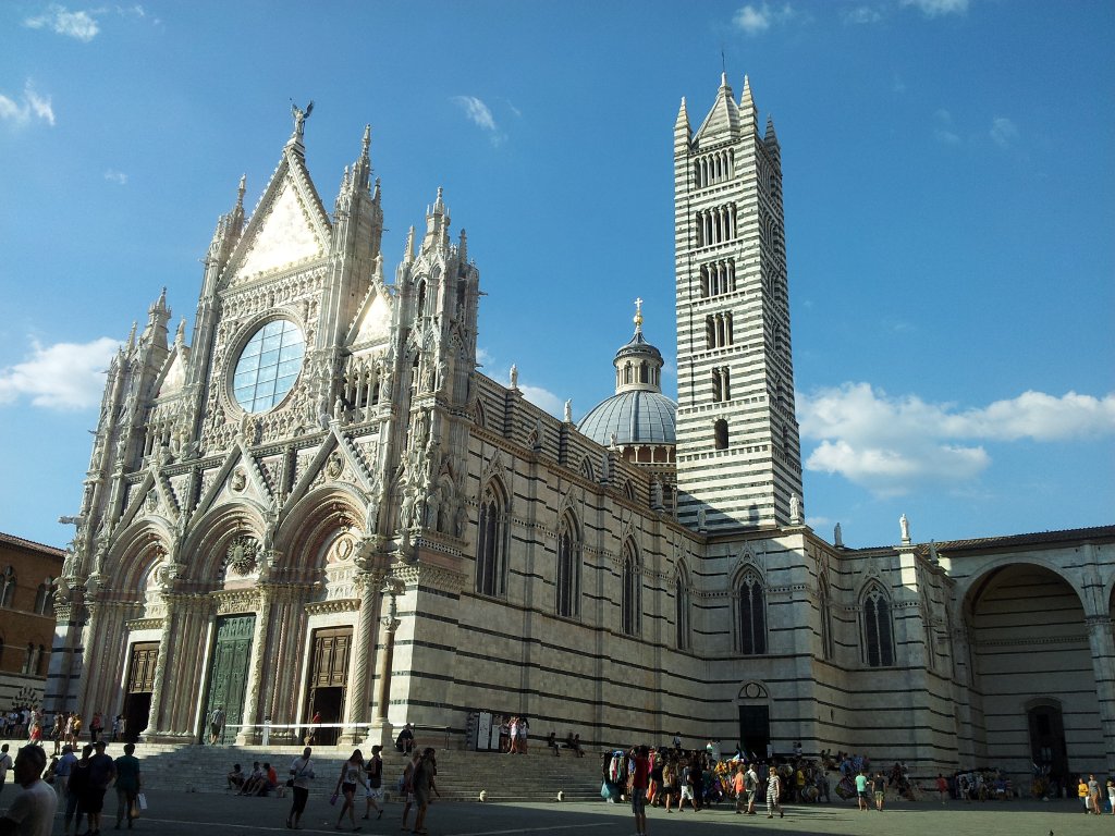 SIENA, ALL’OMBRA DELLA TORRE DEL MANGIA, ITINERARIO CLASSICO