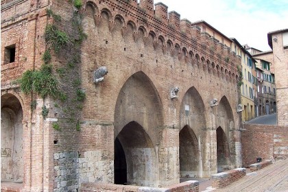 SIENA OFF THE BEATEN TRACK