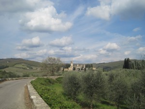 Panorama della Badia a Passignano dalla strada