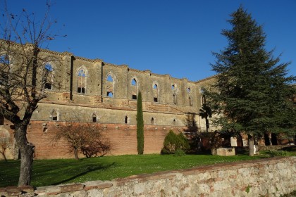 (Italiano) SI VA IN CAMPAGNA! VISITE GUIDATE TRA BORGHI E ABBAZIE NEL TERRITORIO SENESE